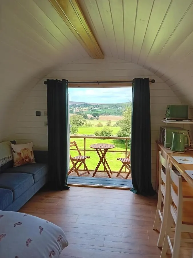 Coombs Glamping Pods Hotel Danby 0*,